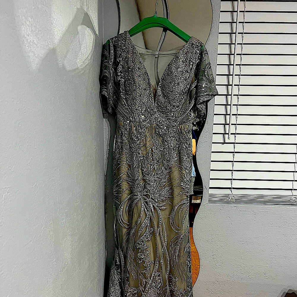 Lara night dress silver color with shiny diamonds size 14